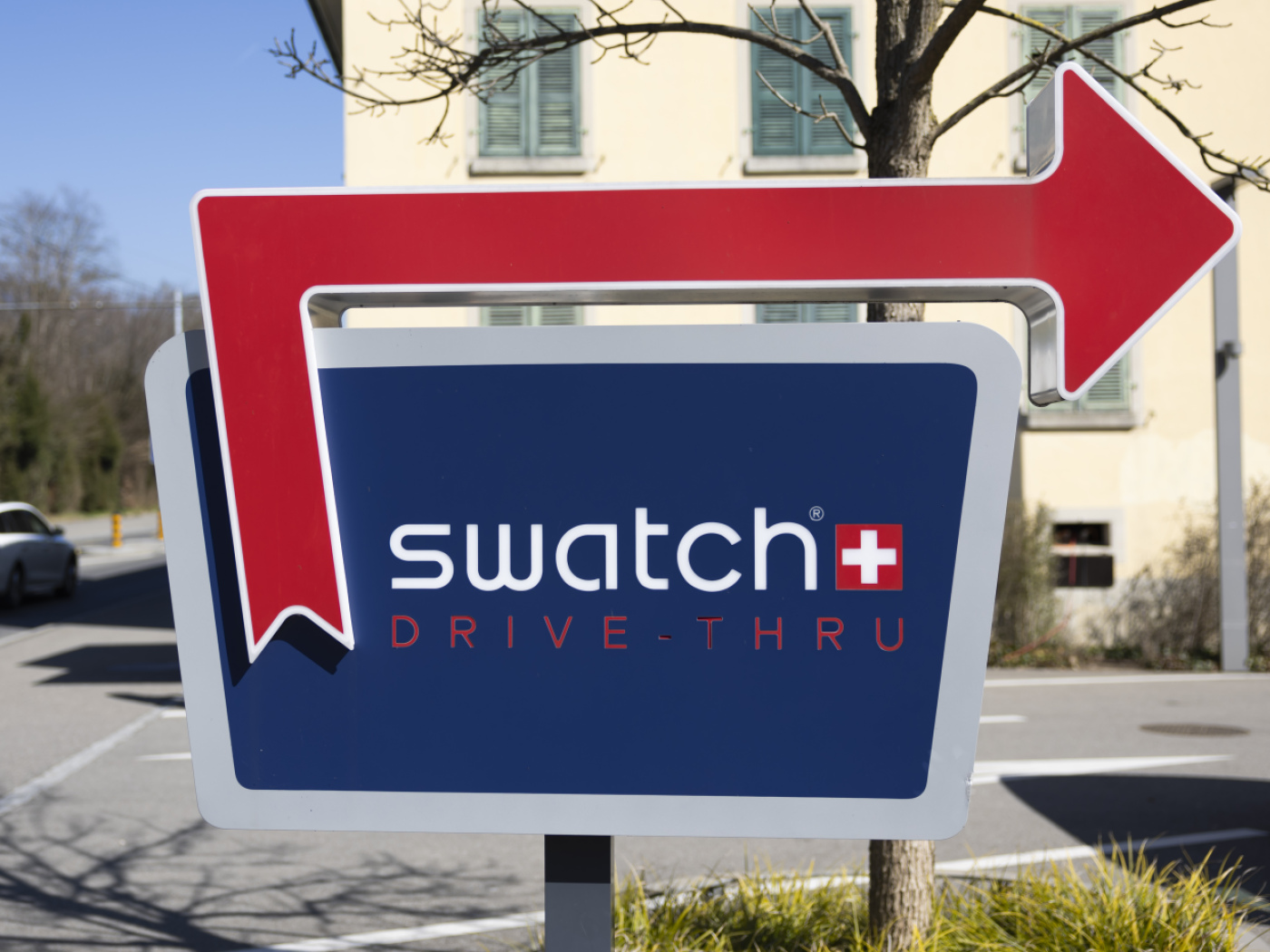 Swatch to journalists: 'stay calm, no hyperventilation'