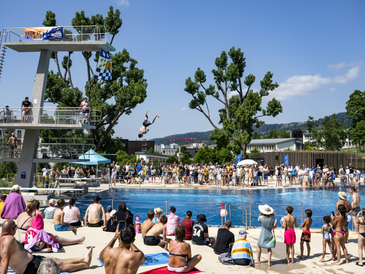 Boy questioned by police after fatal accident in swimming pool