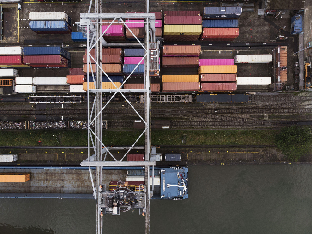 Swiss exports to the US, adjusted for seasonal swings, rose 1.1% in July compared to June