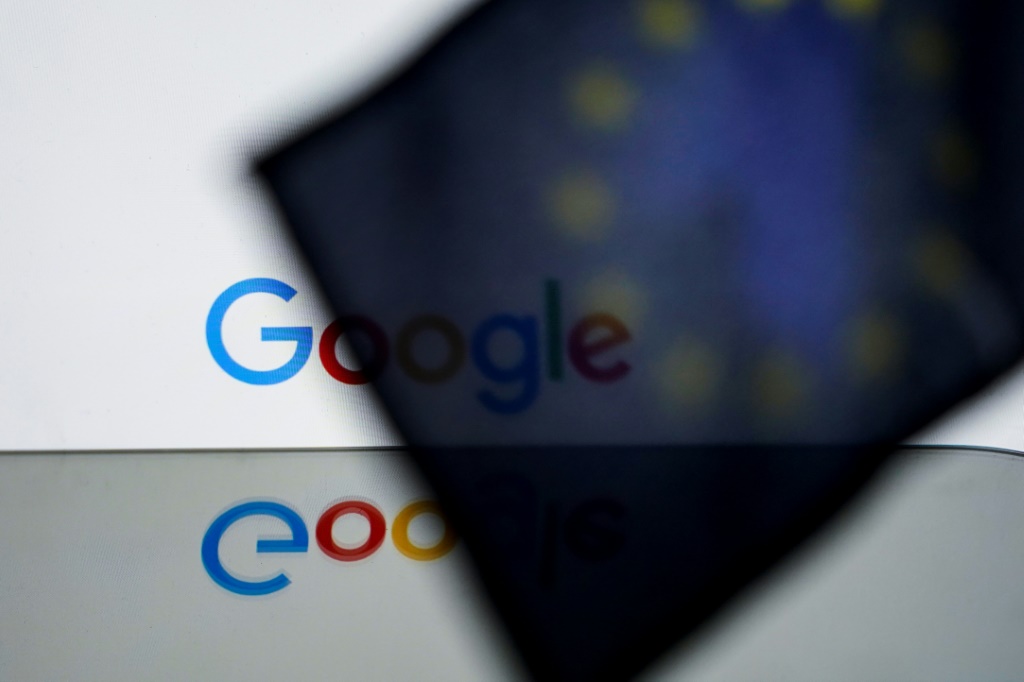بروكسل تواجه عمالقة التكنولوجيا لحماية المستخدمين من عمليات الاحتيال