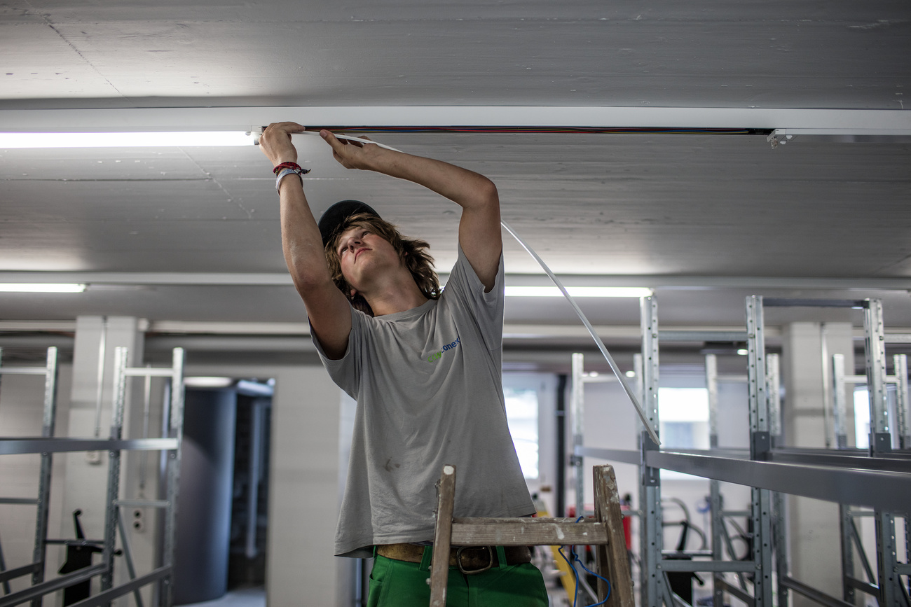 Two-thirds of young people in Switzerland do an apprenticeship after their obligatory school education.