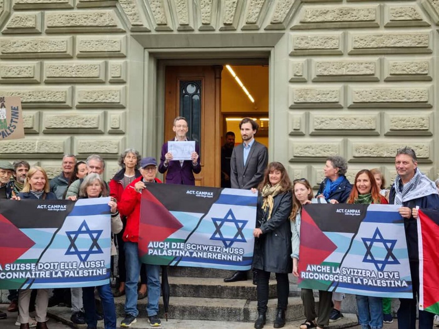 Petition for recognition of Palestine handed over in Bern
