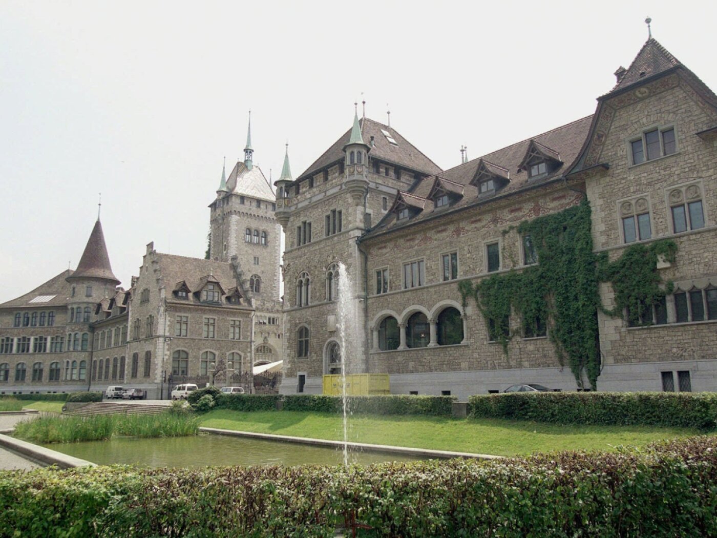 Police end attempted occupation of Zurich's Platzspitz square