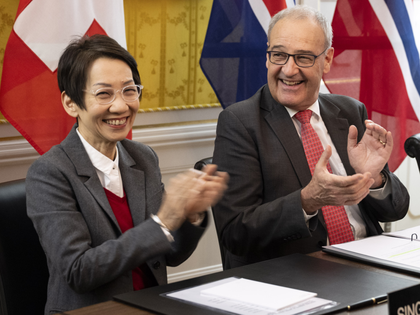 Guy Parmelin signs new agreement with Singapore