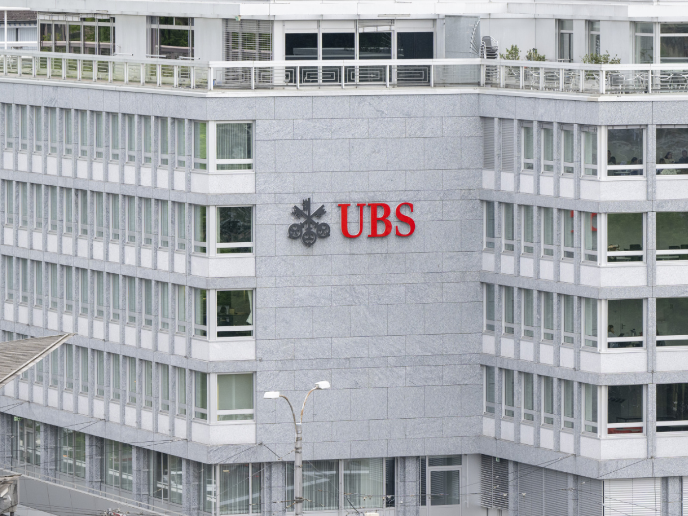 France: UBS pays €835 million to settle tax dispute