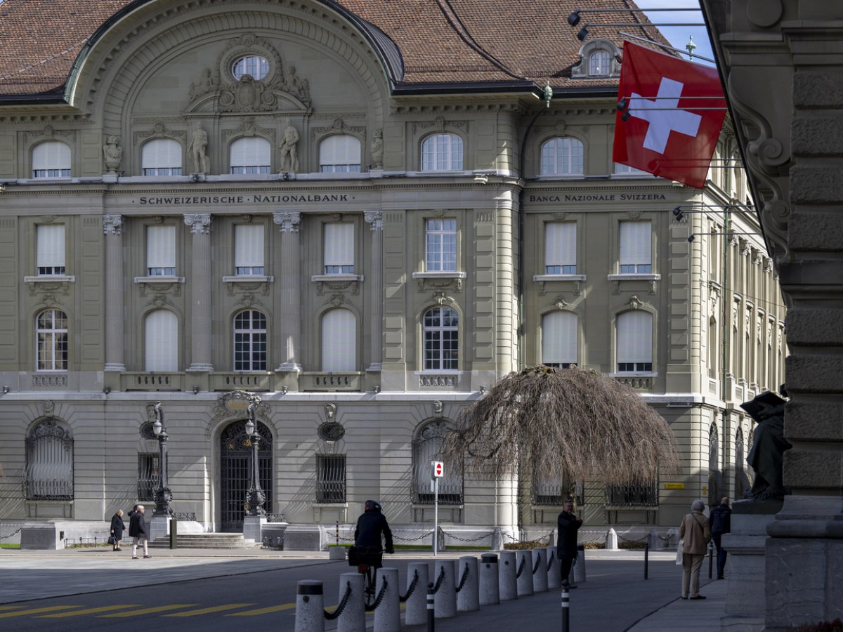 美瑞对比：谁更能守住央行的独立？