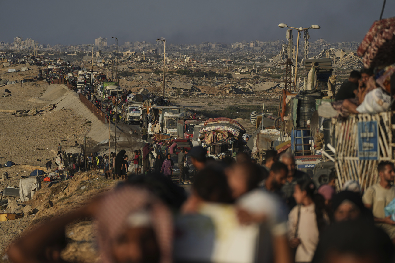 Gaza city residents fleeing