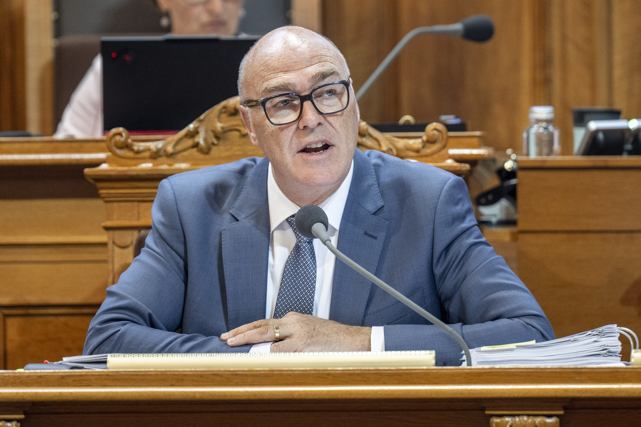 il ministro della difesa svizzero martin pfister