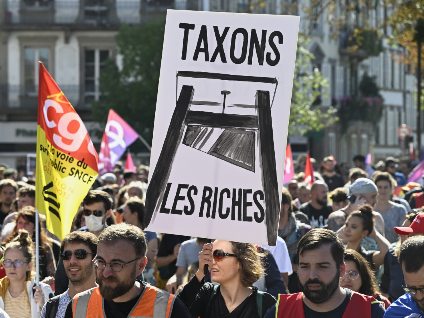 France Protests: Hundreds of Thousands March, No Major Disruption