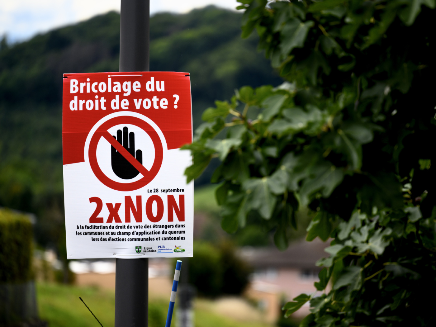 VD: rejected facilitated voting for foreigners in municipalities