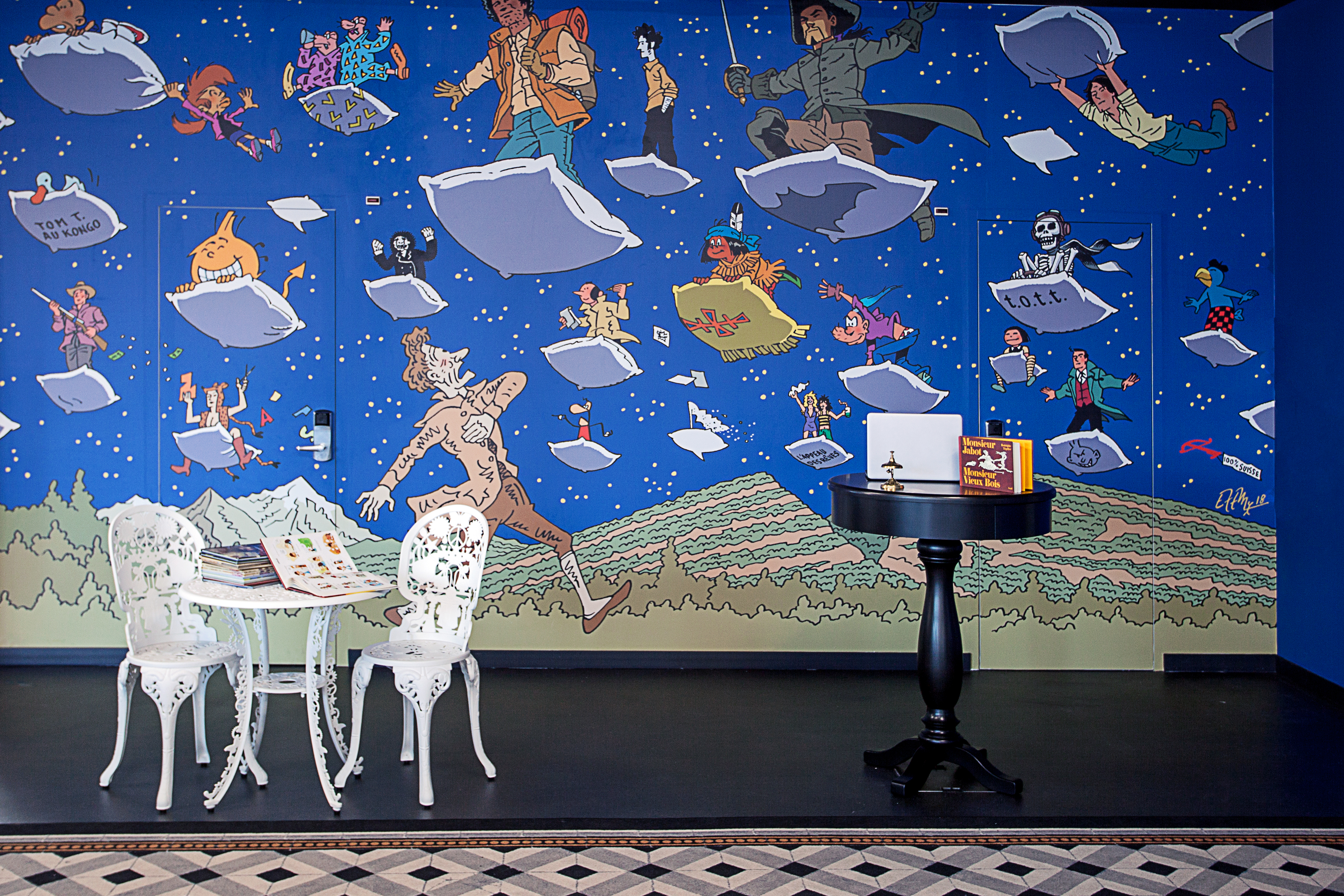 Ibis Wall Lobby