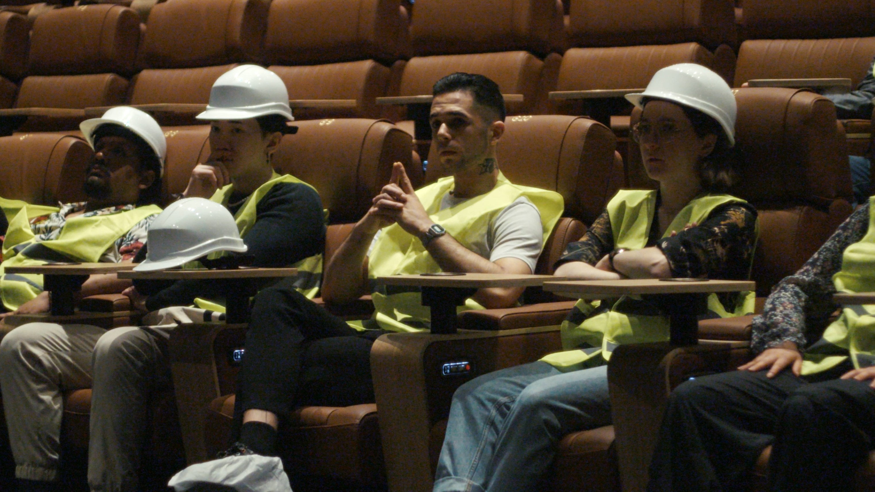 Site de construction: les ouvriers vont aussi au cinéma