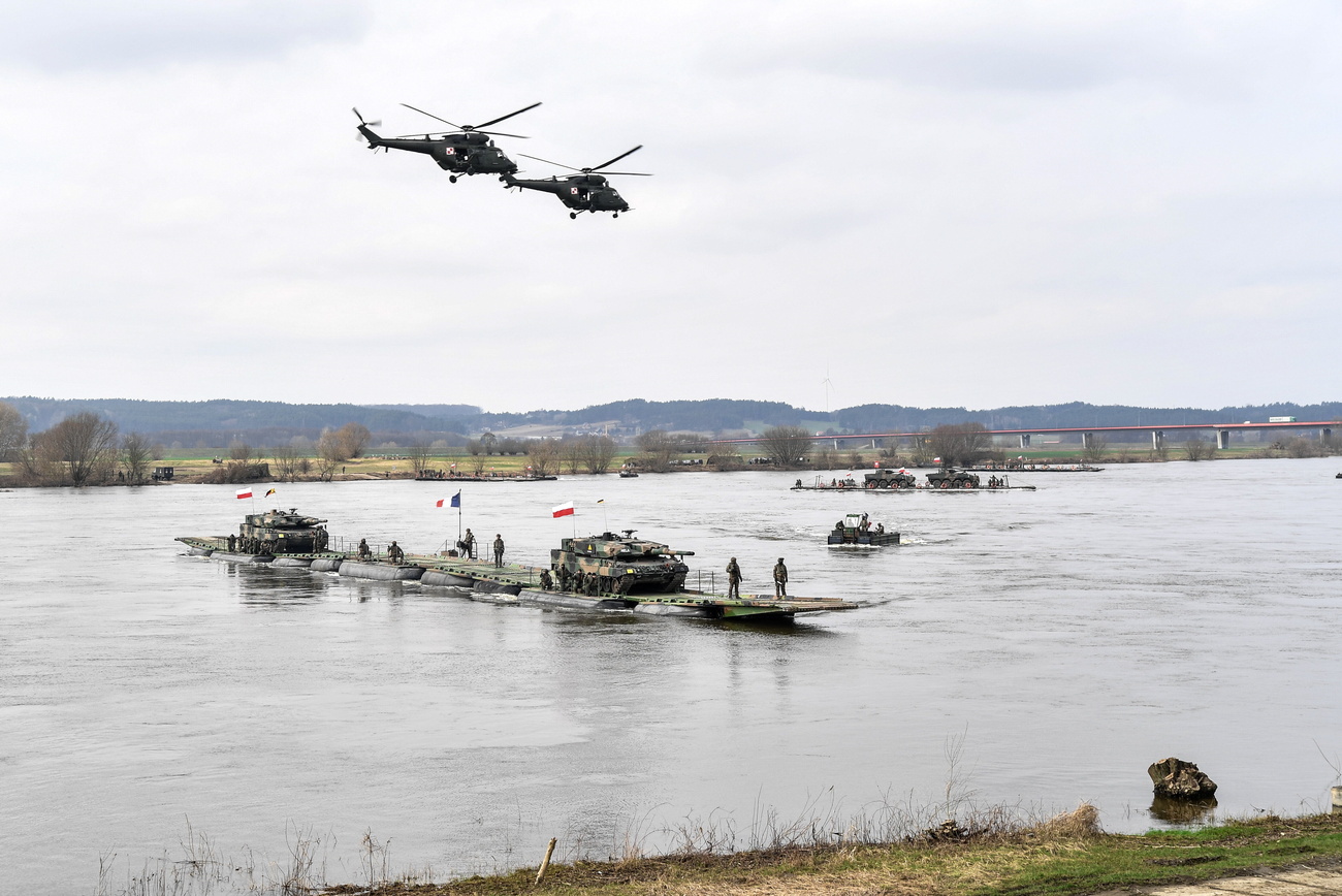Военные учения «Дракон-24», река Висла, северная Польша, 4 марта 2024 года.