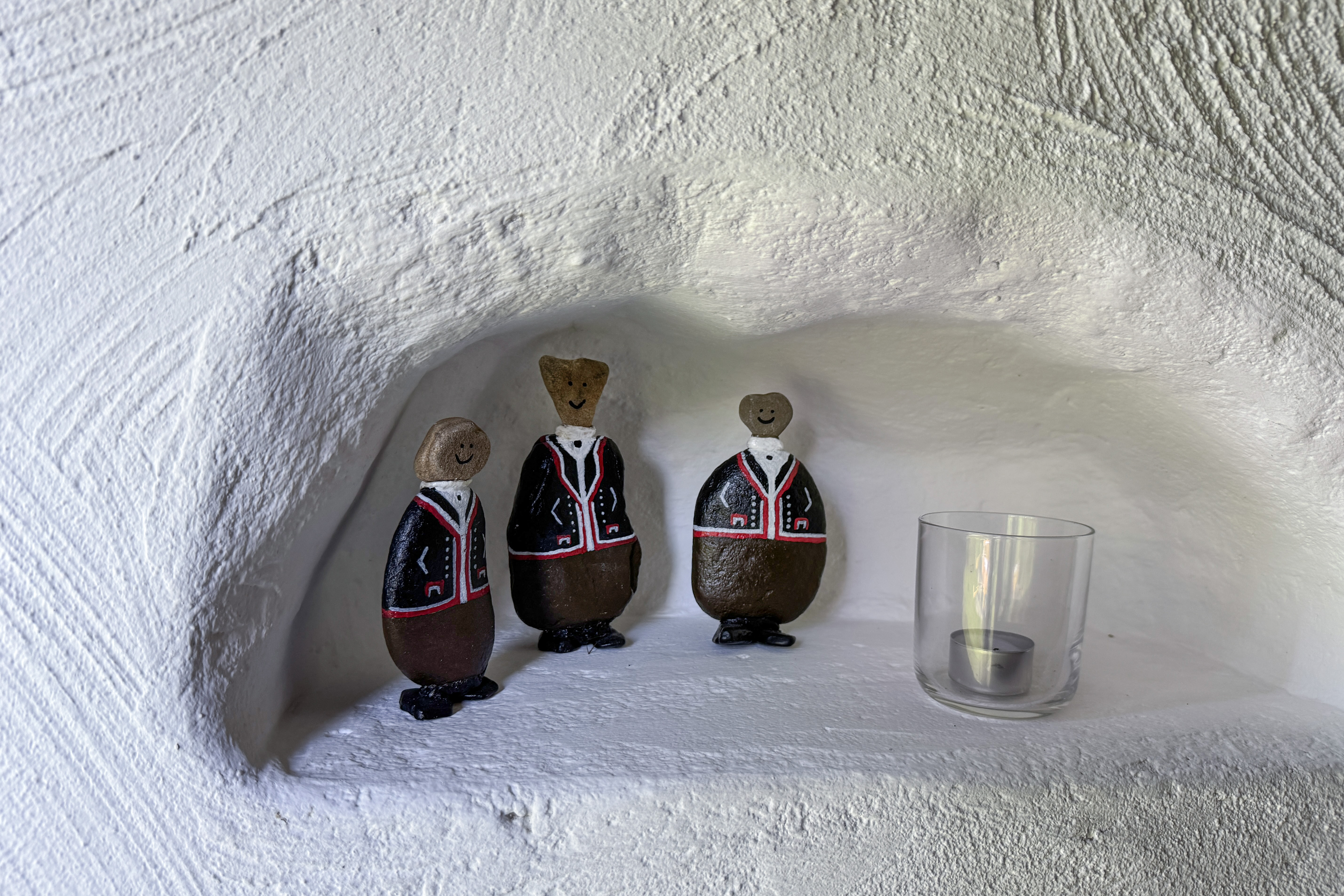 Yodelling figurines