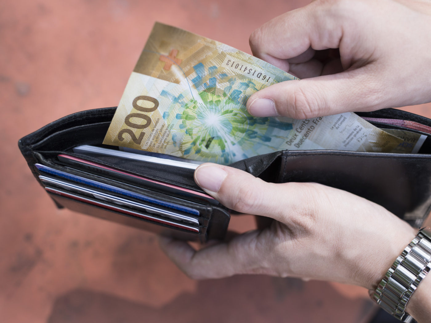 Marked rise in nominal wages in 2025 according to initial estimate