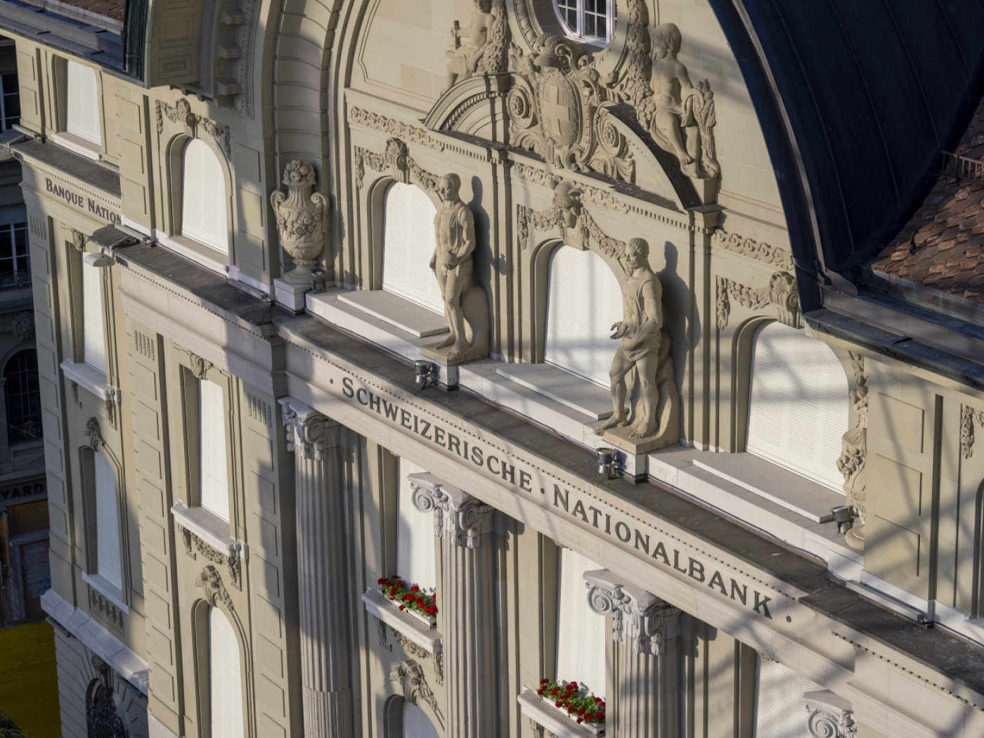 SNB: sharp increase in foreign exchange purchases