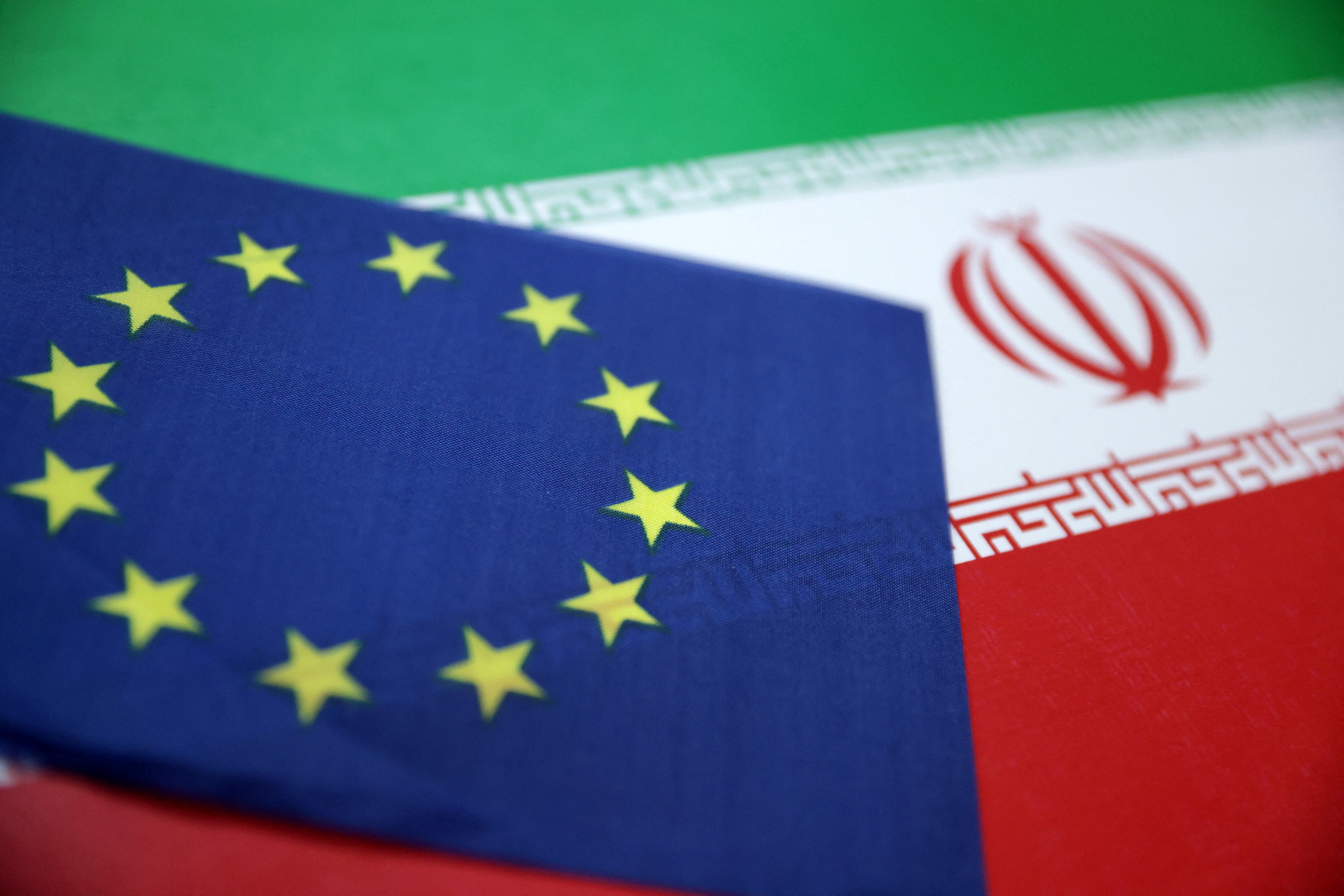 إيران والقوى الأوروبية تجد صعوبة في التوصل لاتفاق يحول دون استئناف العقوبات