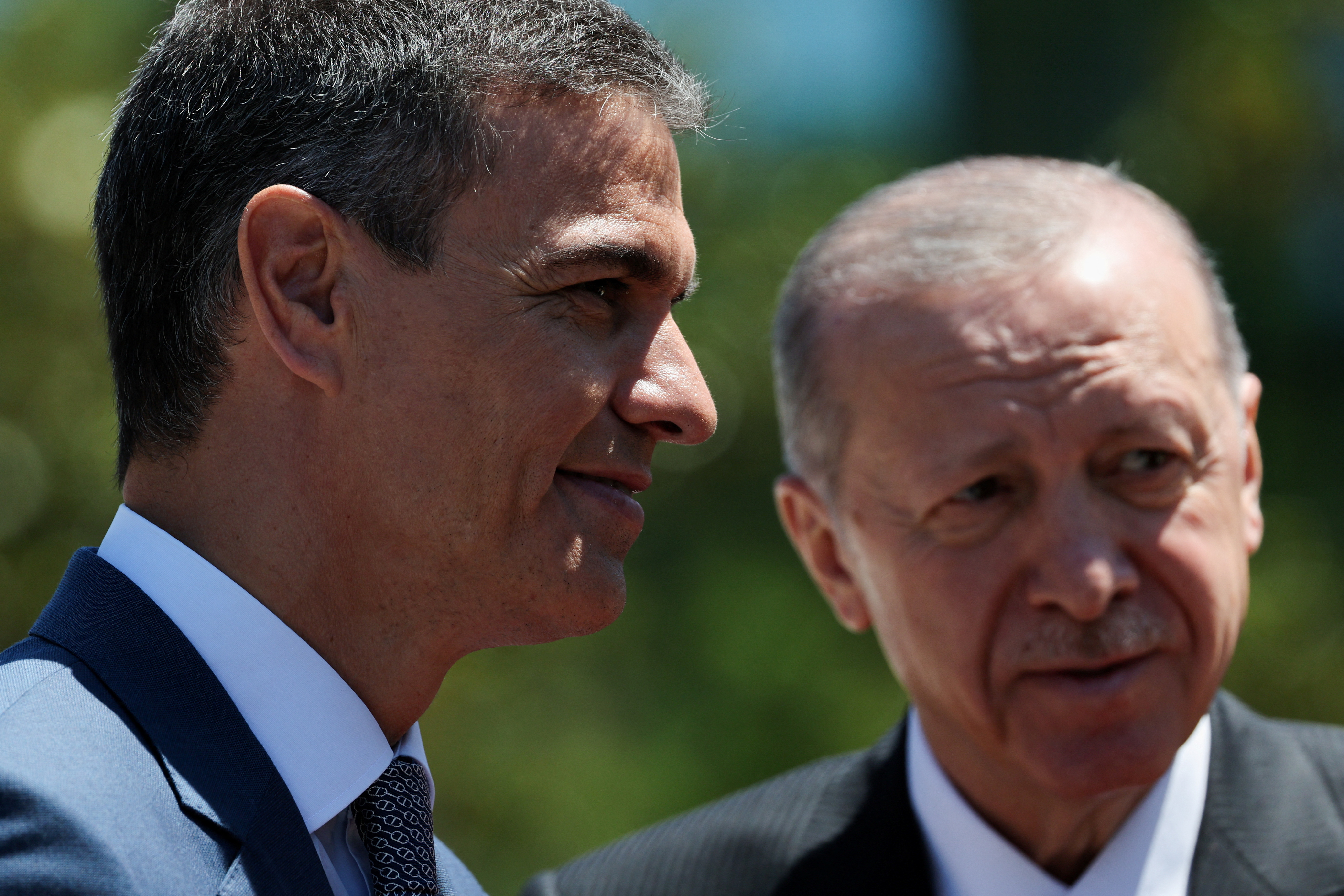 أردوغان يؤكد لرئيس وزراء إسبانيا دعم تركيا لجهود إدخال المساعدات إلى غزة