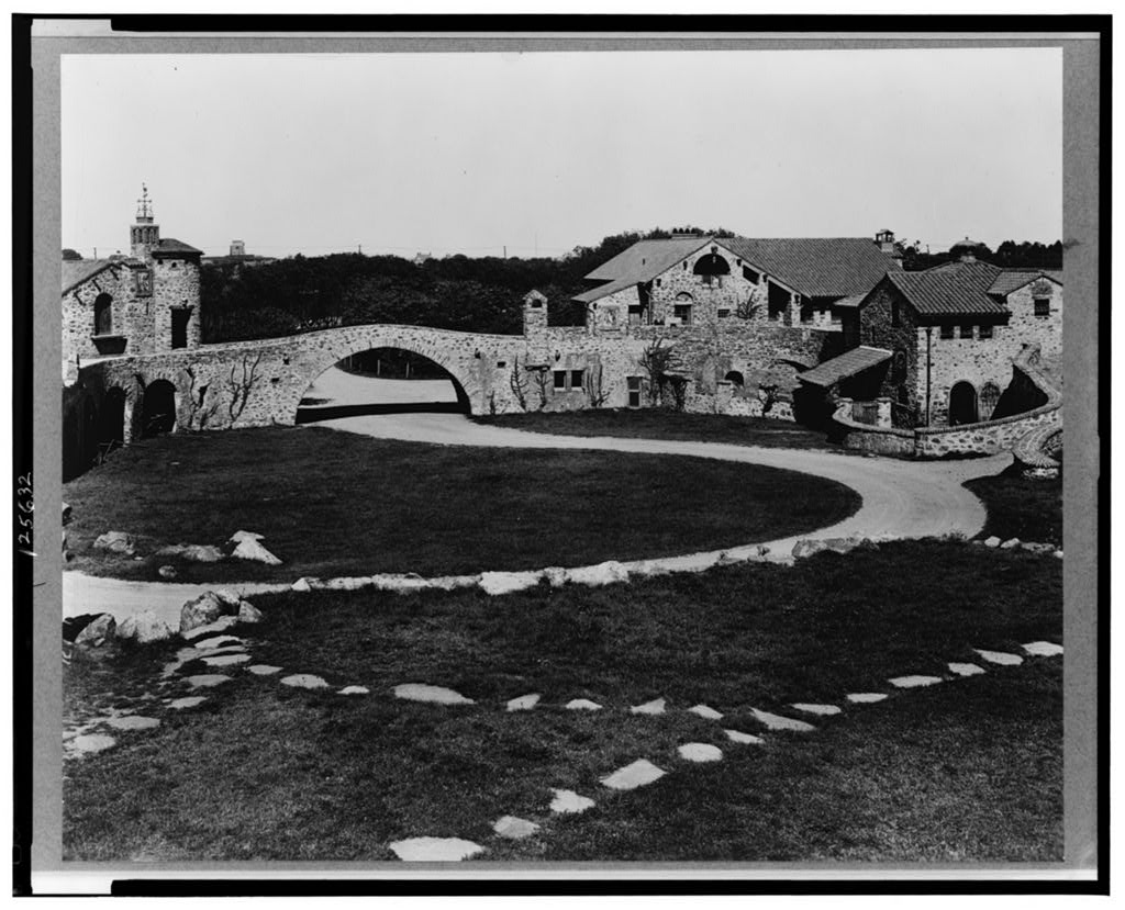 Das Swiss Village im Jahr 1917, dem Jahr seiner Fertigstellung.
