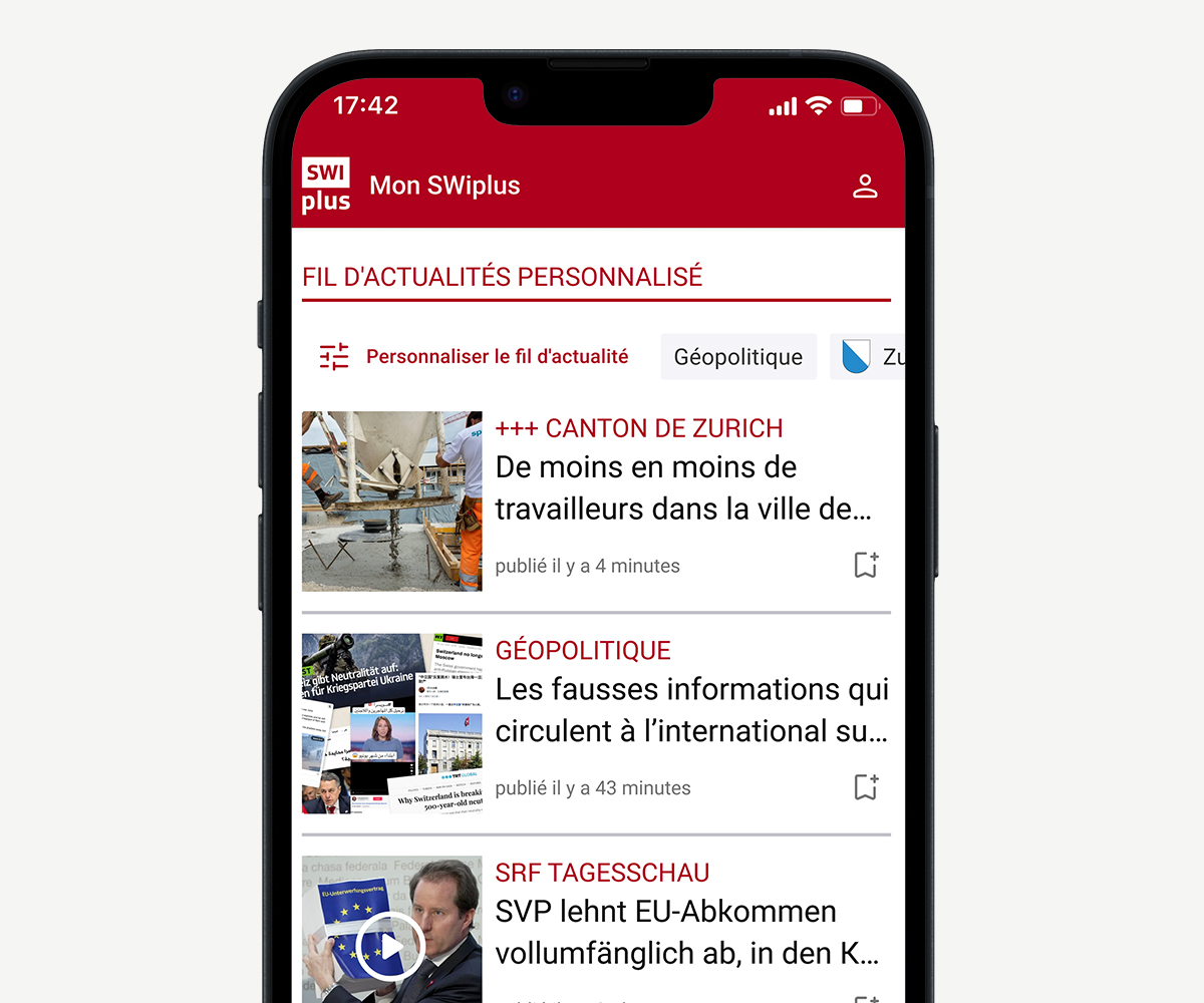 App SWIplus: votre lien avec la Suisse. Un écran de l'application avec le fil d'actualités personnalisable.