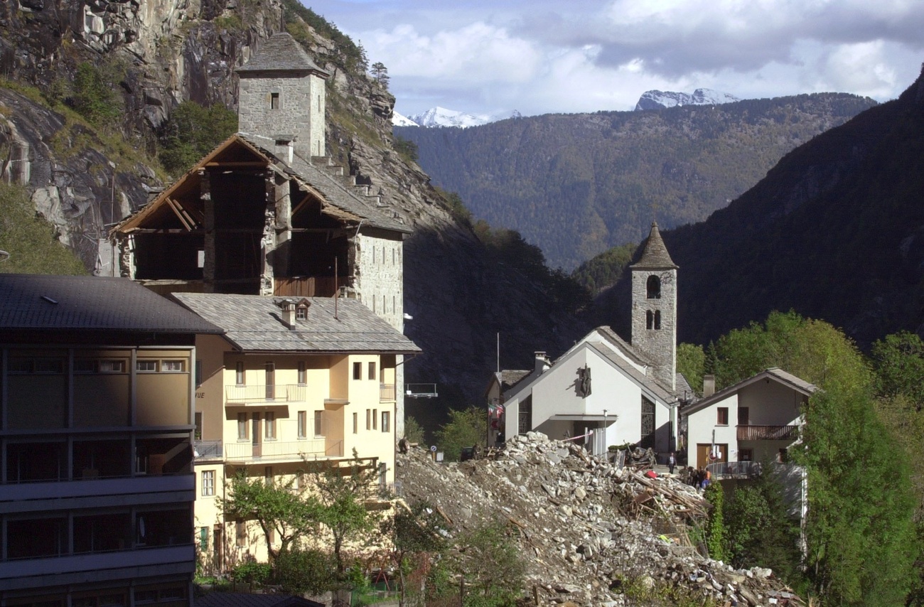 Vista su villaggio alpino