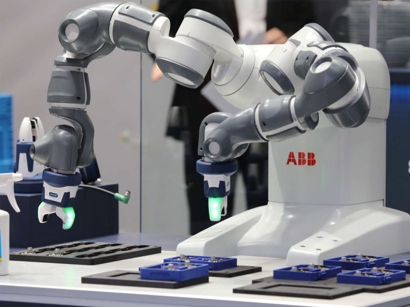 Ab Rouf ABB to sell robotics division to Softbank Group - SWI swissinfo.ch