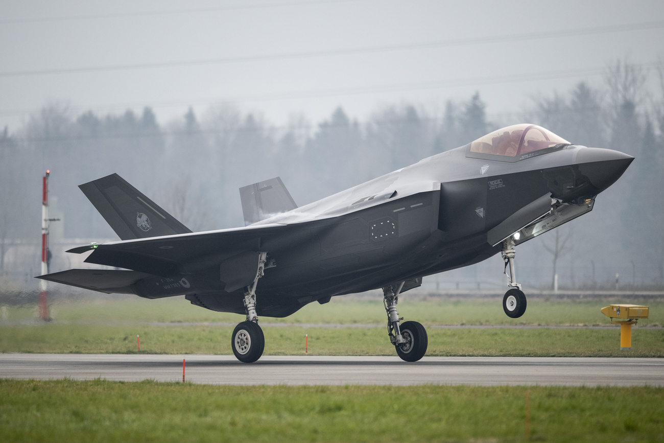 F-35 hebt ab.