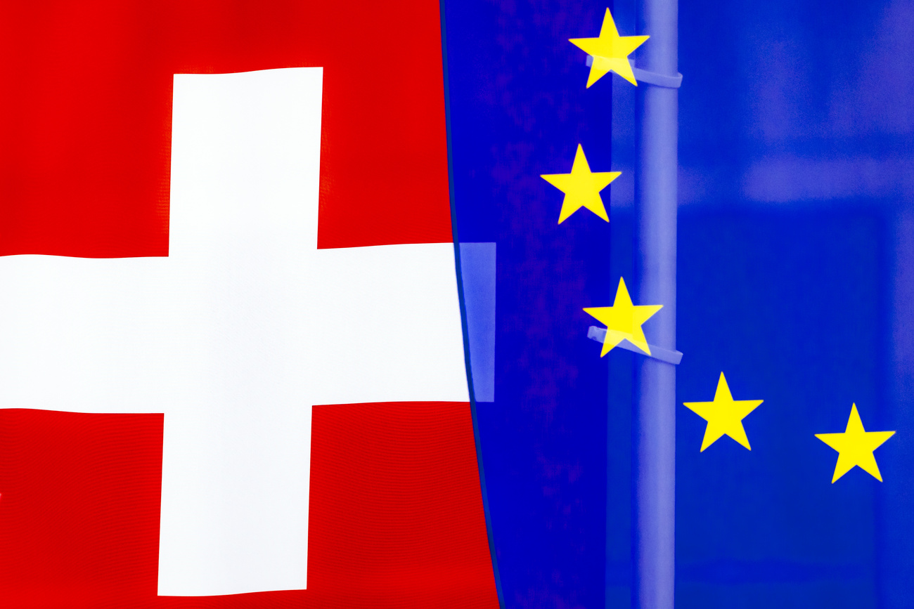 bandiere svizzera e UE