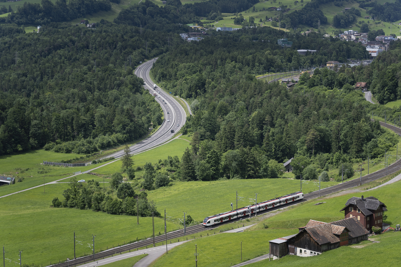 Strada e ferrovia