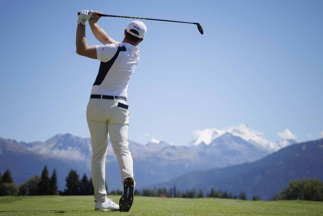 Un giocatore di Gold sul green di Crans