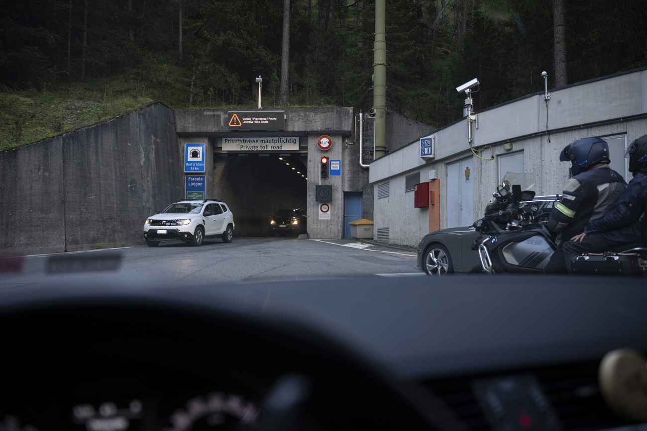 Il portale di Zernez del tunnel Munt la Schera.