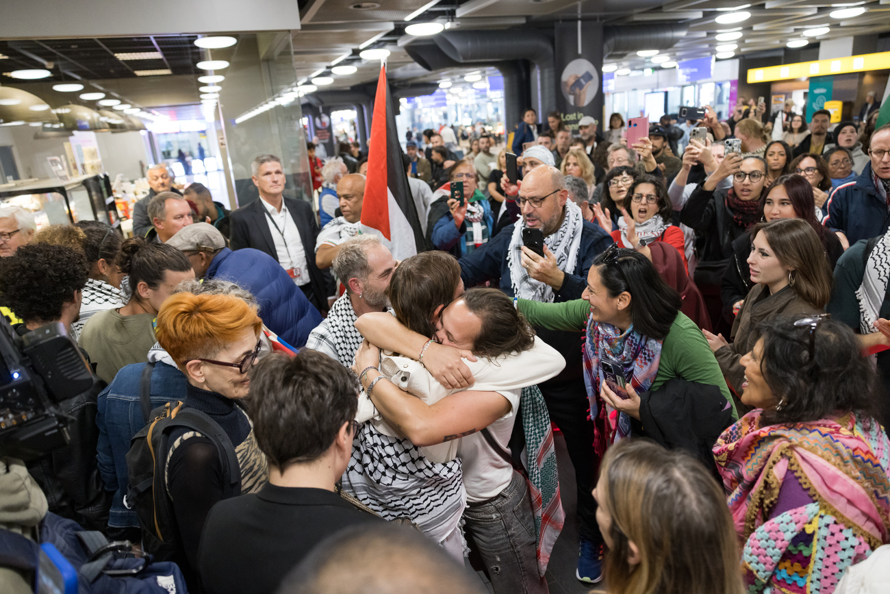 accoglienza dei membri svizzera della flottiglia per gaza