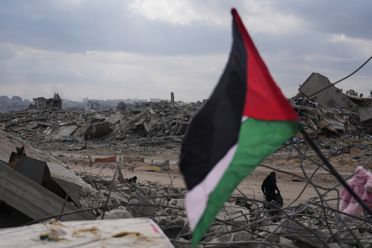 MAcerie e bandiera palestinese