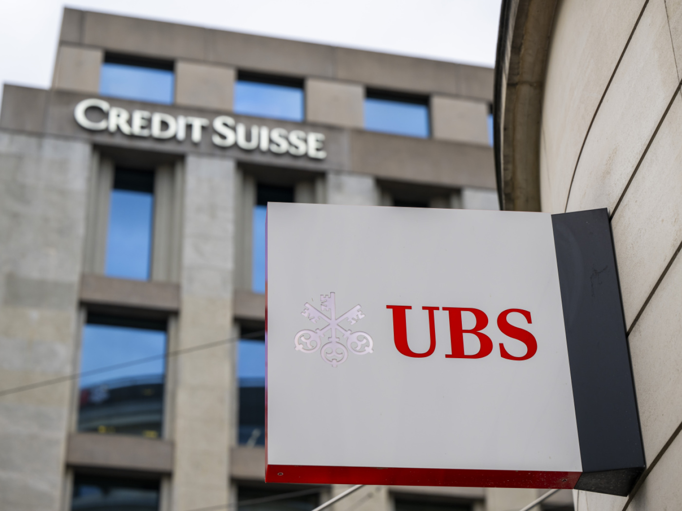 insegne credit suisse e ubs