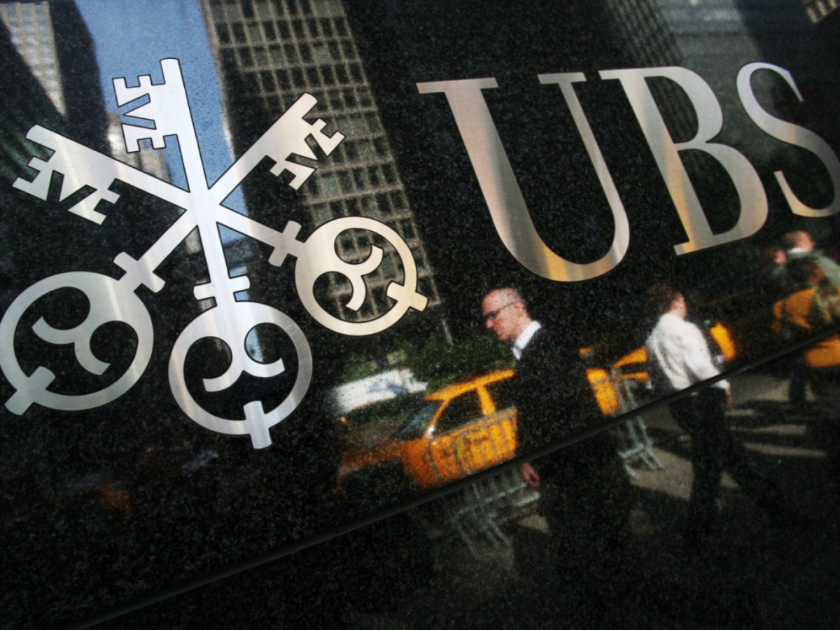 Swiss bank UBS files application for US banking licence