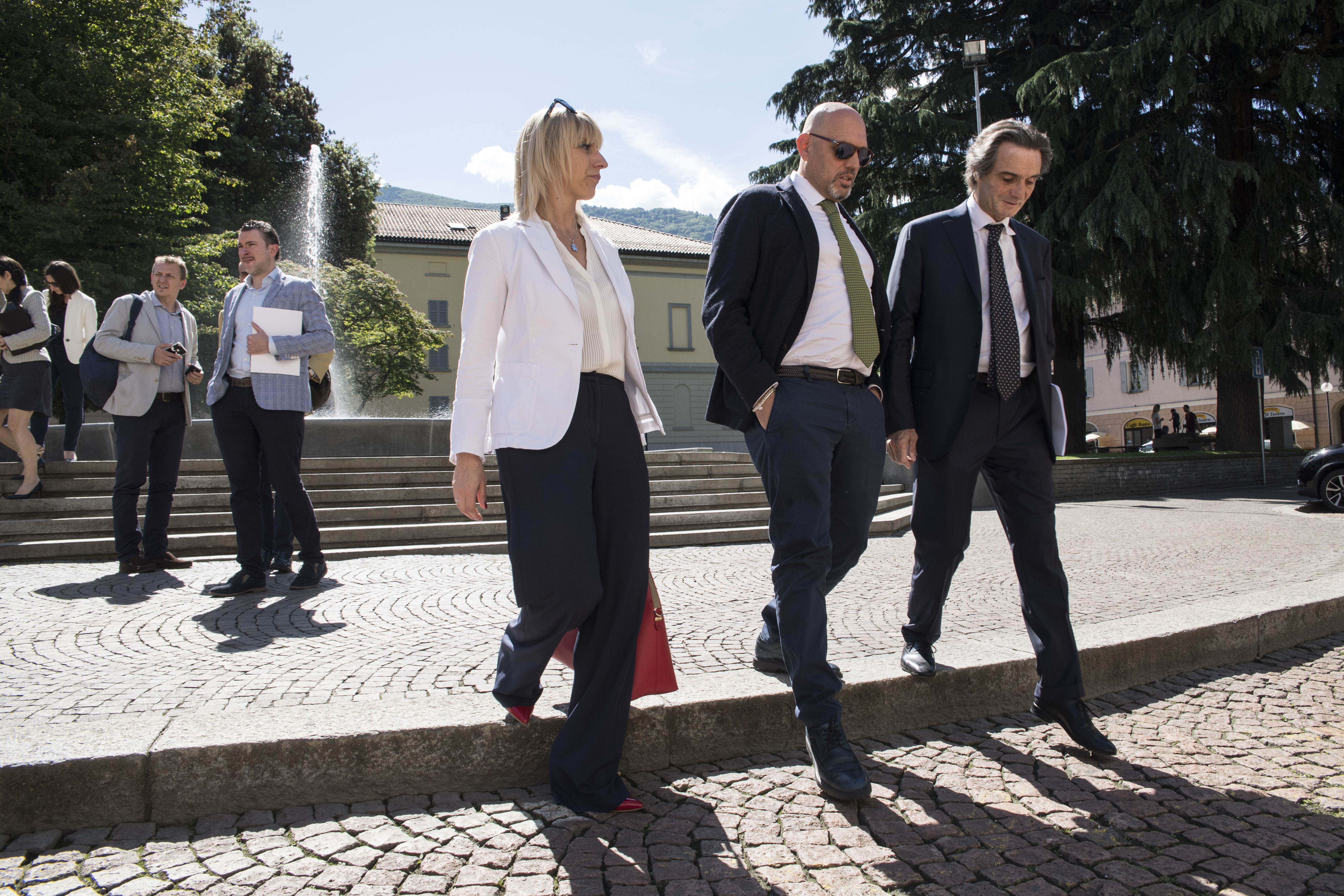 due uomni e una donna