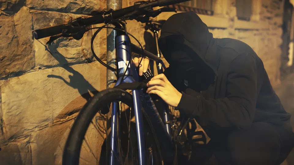 Un antivol de vélo cassé