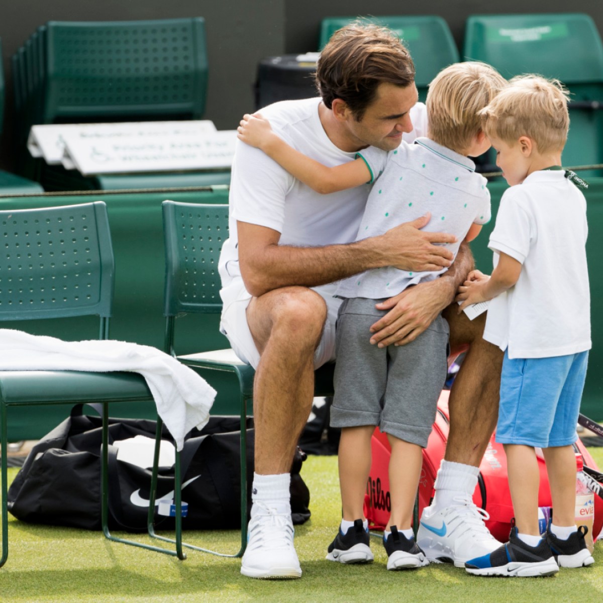 Grosse Freude ber Roger Federers Zwillingsshne in Shanghai - SWI  swissinfo.ch