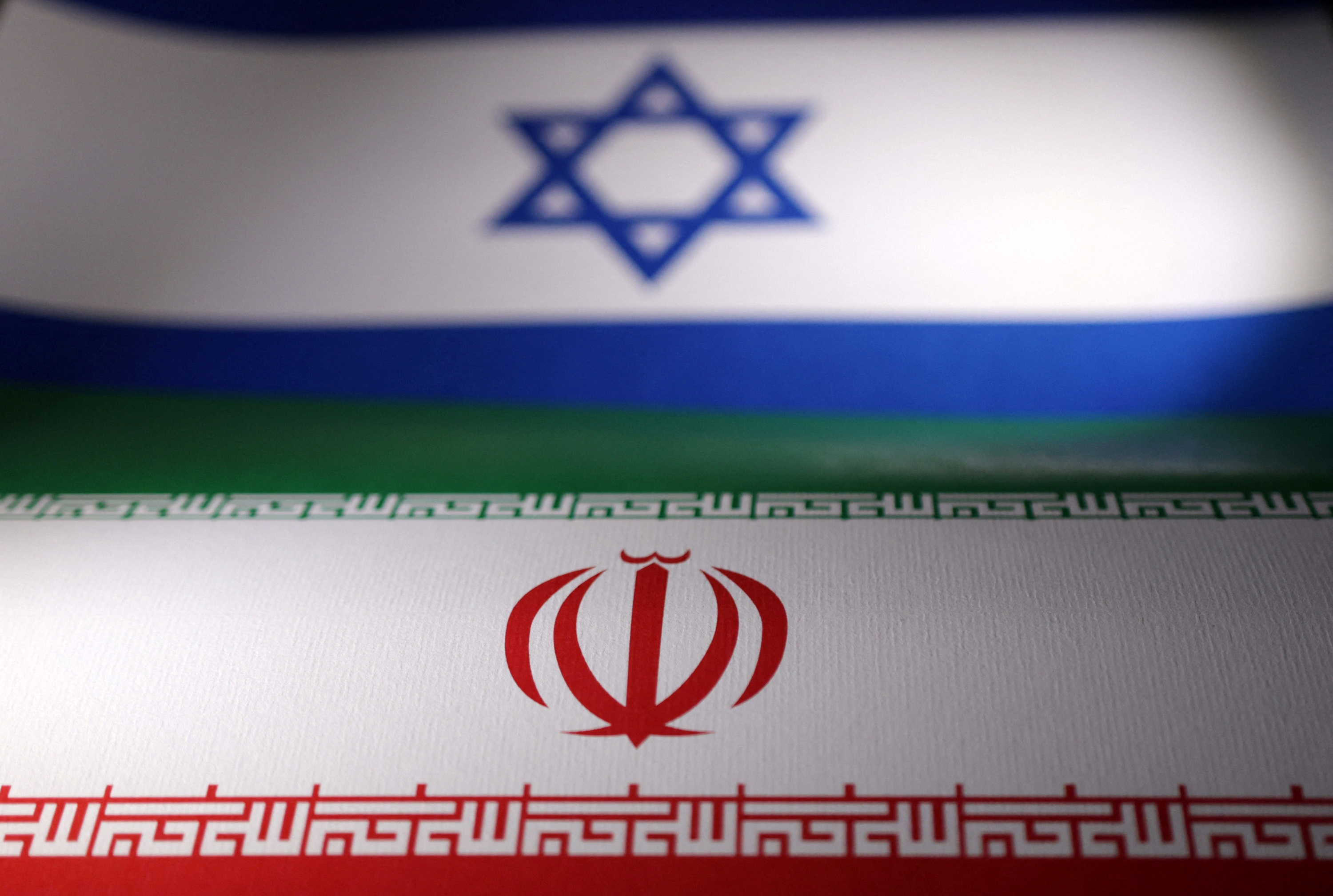 إيران تعدم 7 أدينوا بقتل رجال أمن واغتيال رجل دين