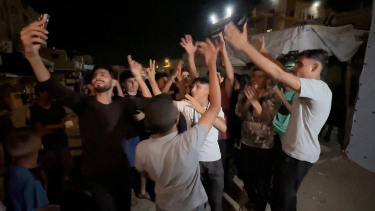 احتفالات في غزة وإسرائيل بعد أنباء الاتفاق على وقف إطلاق النار