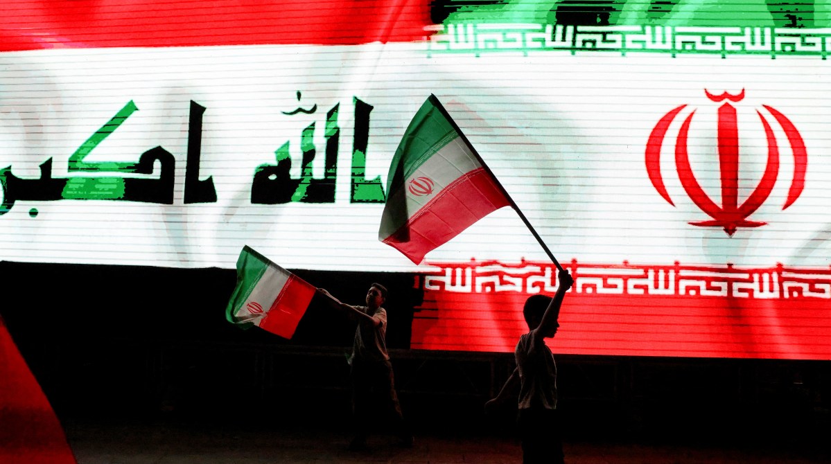 محكمة إيرانية تقضي بسجن فرنسيين اثنين متهمين بالتخابر