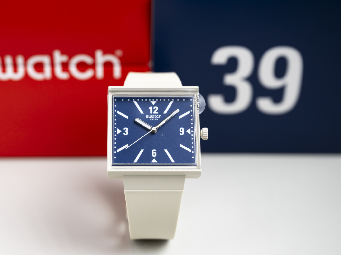 orologio swatch dell'edizione speciale dazi statunitensi