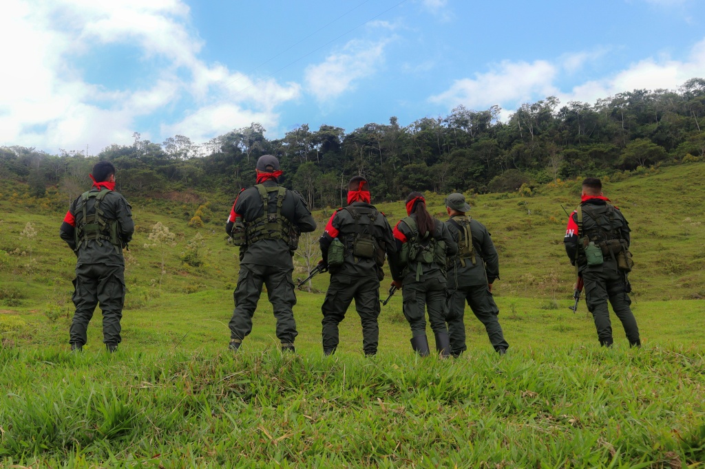 La guerrilla ELN libera a cinco soldados secuestrados en Colombia - SWI swissinfo.ch