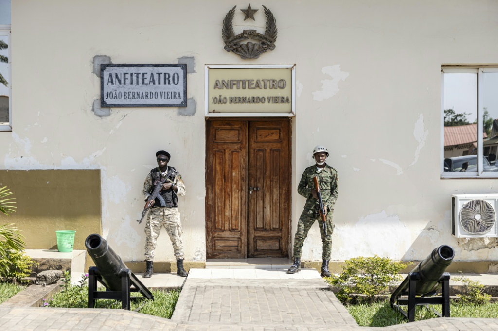 Militares golpistas de Guiné-Bissau nomeiam general como ... - 