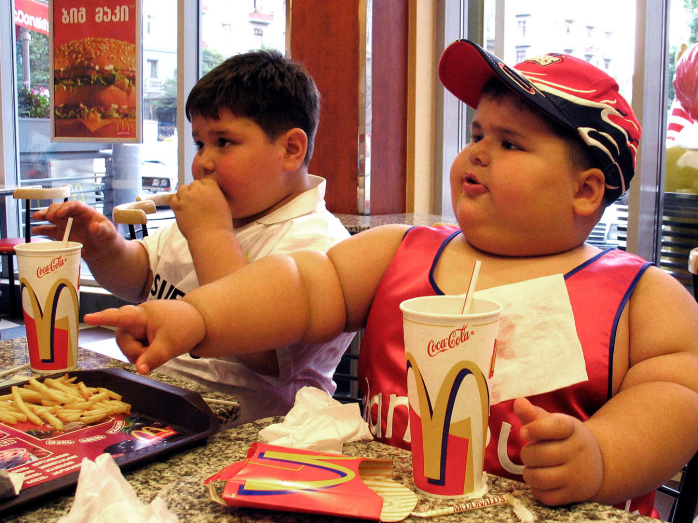 Too much meat and sugar in the diet of children and adolescents