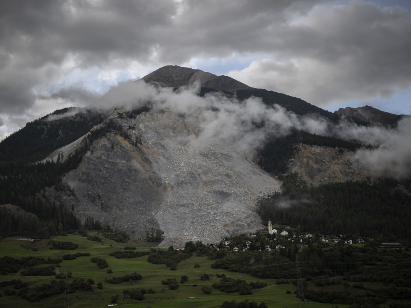Only hours to days until the big rockfall in Brienz GR