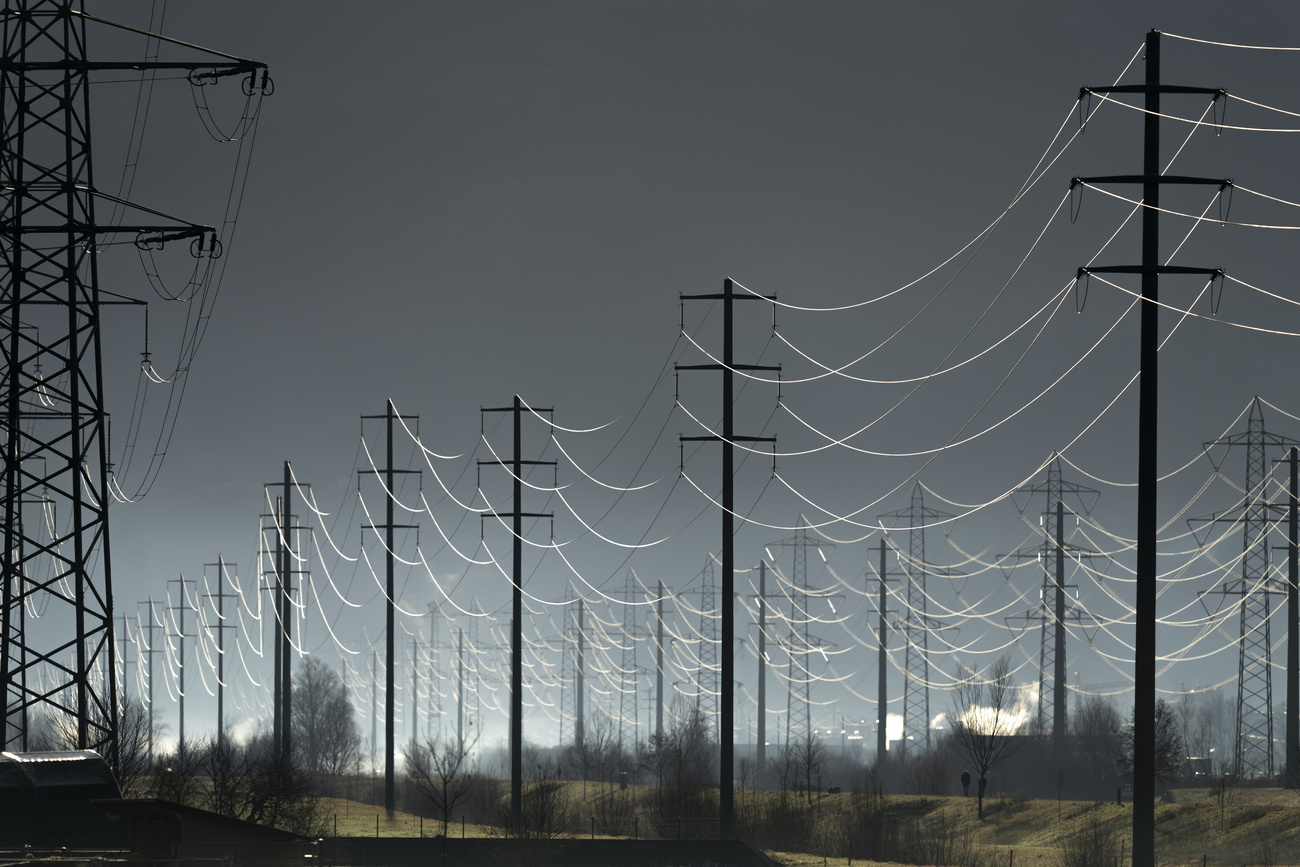 It's not easy to find enough energy to power all these cables.