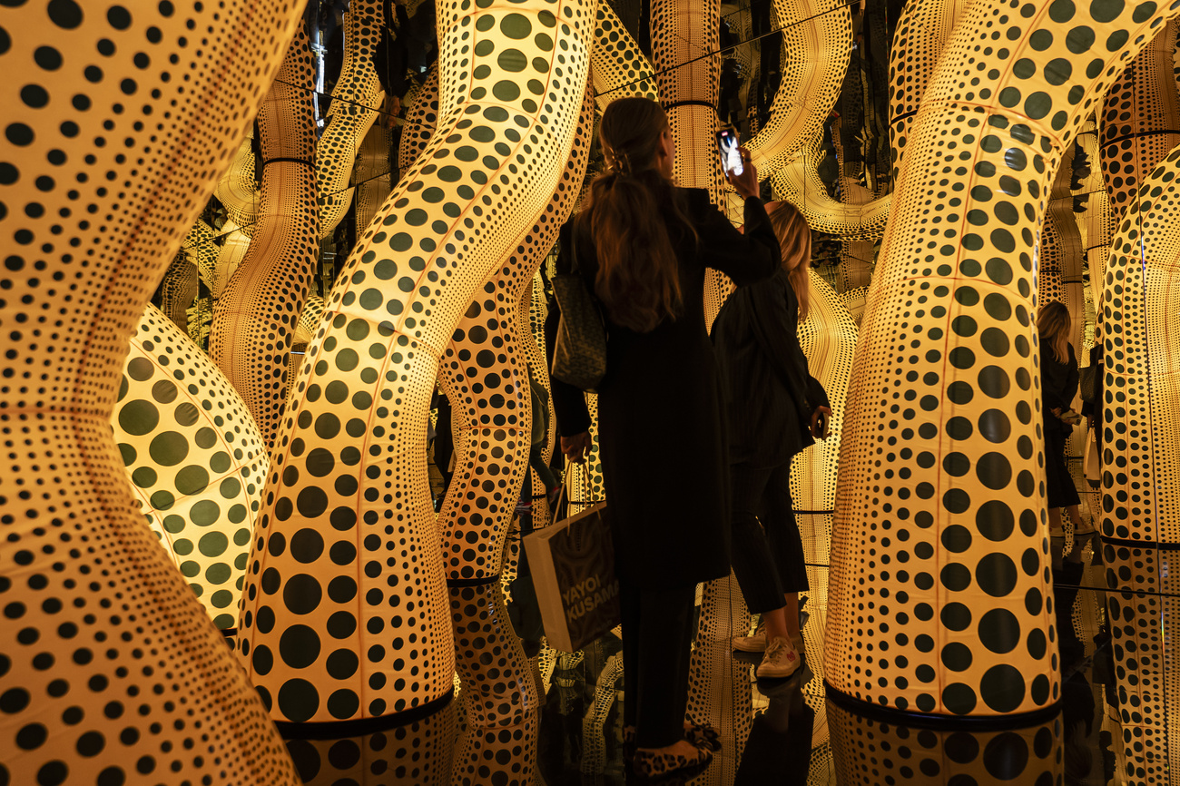 Punkte überall: Yayoi Kusamas Kunstwerke laden zum Eintauchen in die «Polka Dot»-Welt ein – und zum Fotografieren und Teilen.