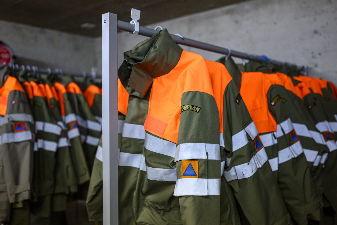 Uniformi della protezione civile.