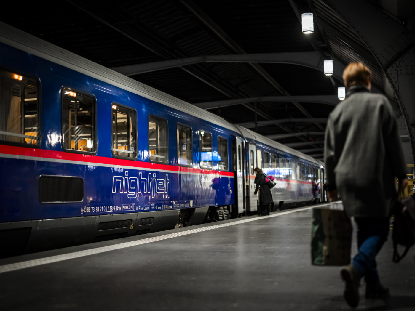treno fermo in stazione